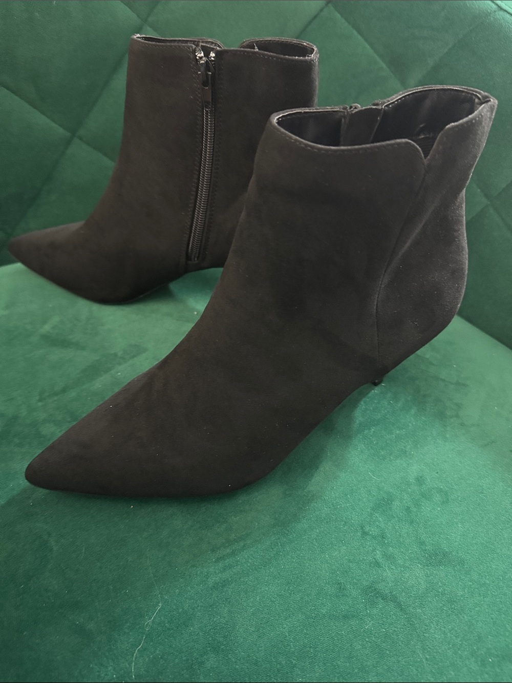 NWOT Journee Collection Black Pointed Toe Ankle Booties - Kitten Heel